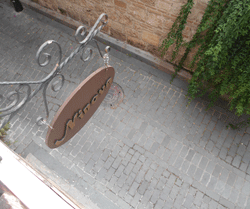 Ninova Hotel