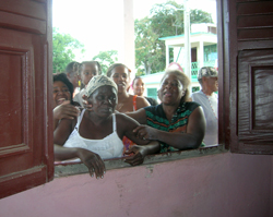 Onlookers in Palmira